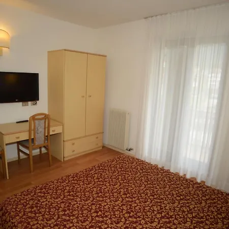 Hotel Canada