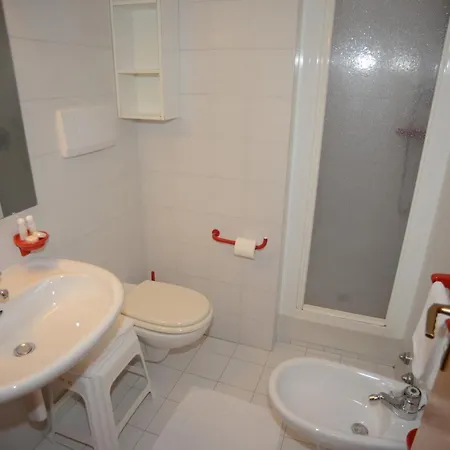 Canada Hotel 3*