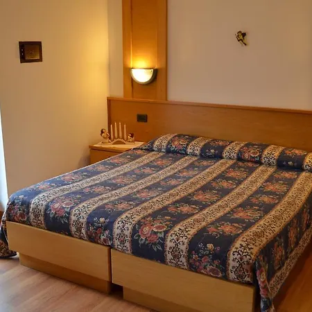 Aparthotel Antares 3*