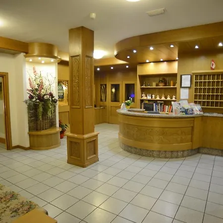 Hotel Canada Andalo