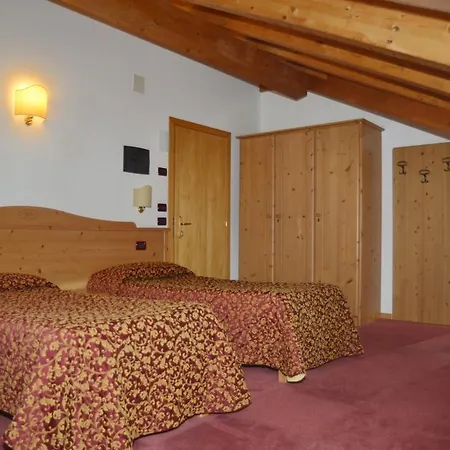 Hotel Canada 3*