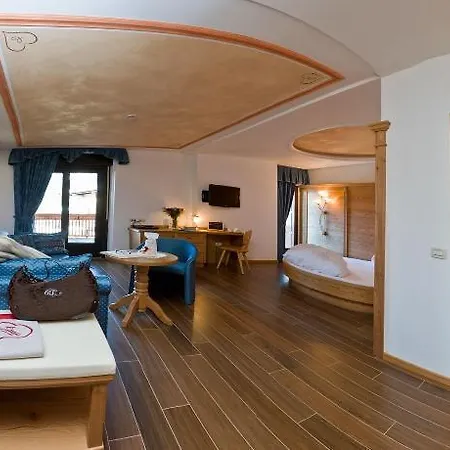 Cavallino Lovely Hotel 4*