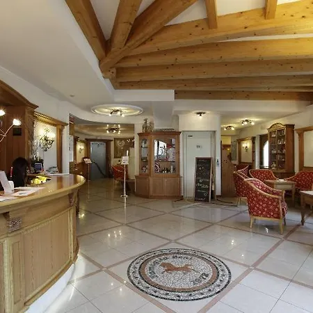 Cavallino Lovely Hotel Andalo