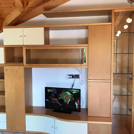 Attico In Legno Ad Apartment