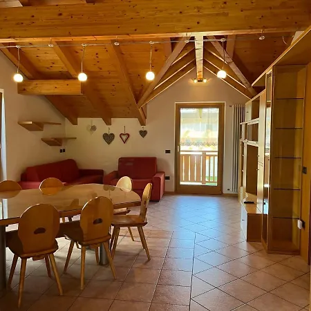 Attico In Legno Ad *