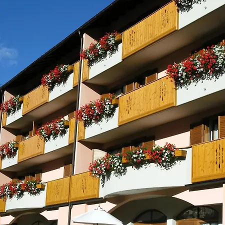 Antares Aparthotel 3*