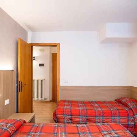 Aparthotel Viola 2*