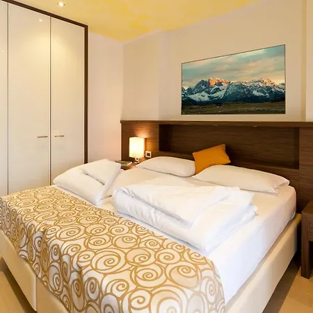 Family Serena Hotel 4*