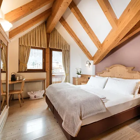 Family Serena Hotel 4*