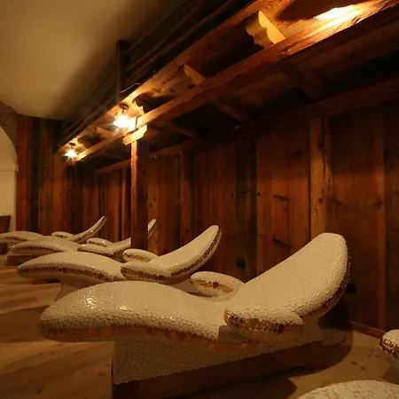 Hotel Garni La Roccia 4*
