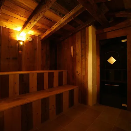 Hotel Garni La Roccia 4*