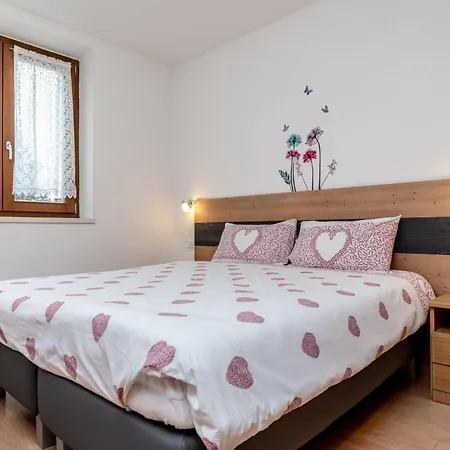Dimora La Val Apartment *