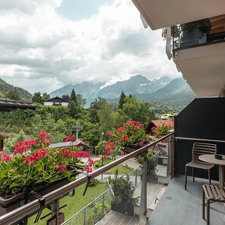 La Perla Hotel