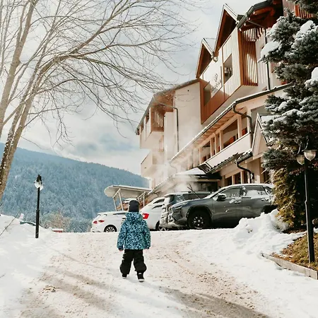 Family Serena Hotel 4*
