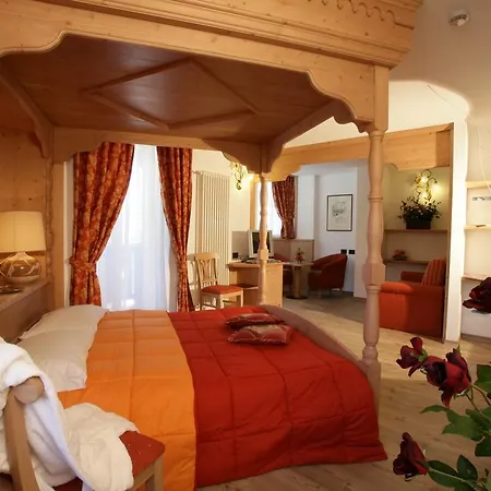 Hotel Garni La Roccia 4*