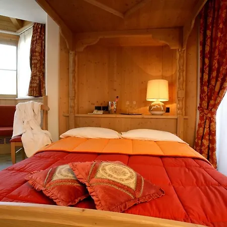 Hotel Garni La Roccia 4*