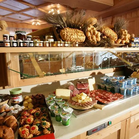 Hotel Garni La Roccia 4*