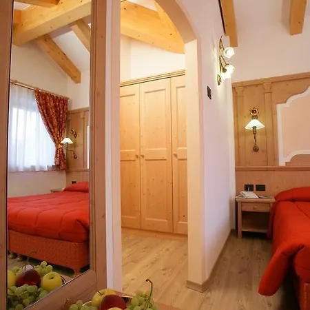 Hotel Garni La Roccia Andalo