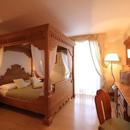 Dolce Avita & Hotel 4*