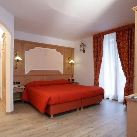 Garni La Roccia 4*