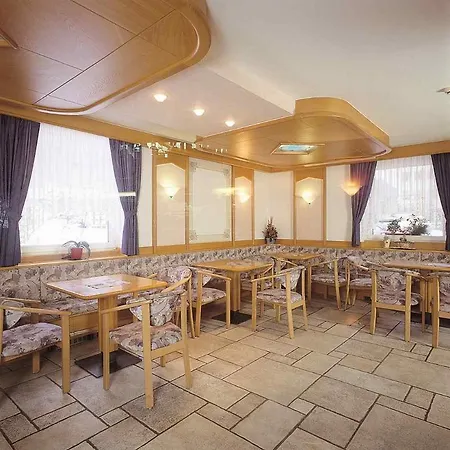 Pier Hotel 3*