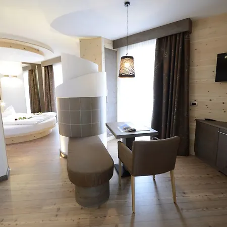 Paganella Hotel *