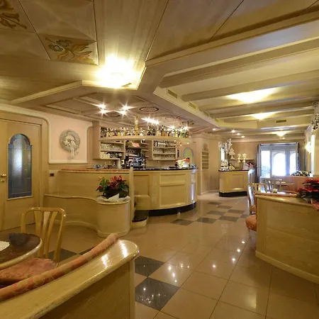 Paganella Hotel *