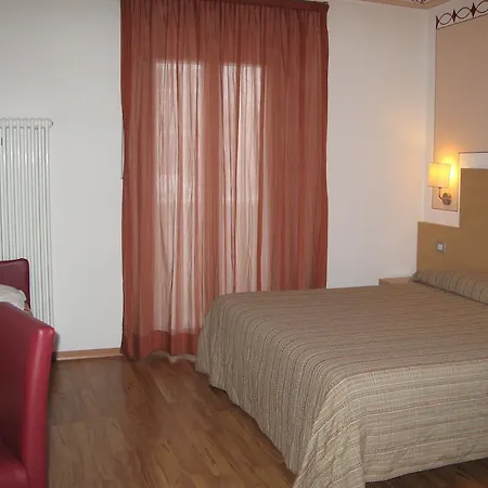 Hotel Alphotel Milano 3*