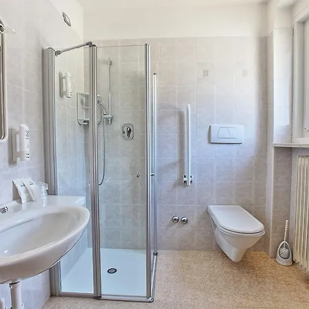 Alphotel Milano Hotel 3*