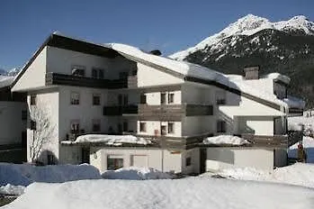 Viola Aparthotel *
